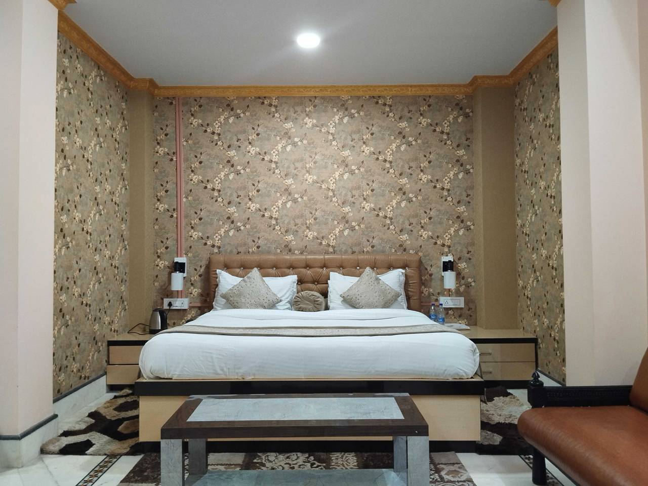 Hotel Rising Sun - Photo 2