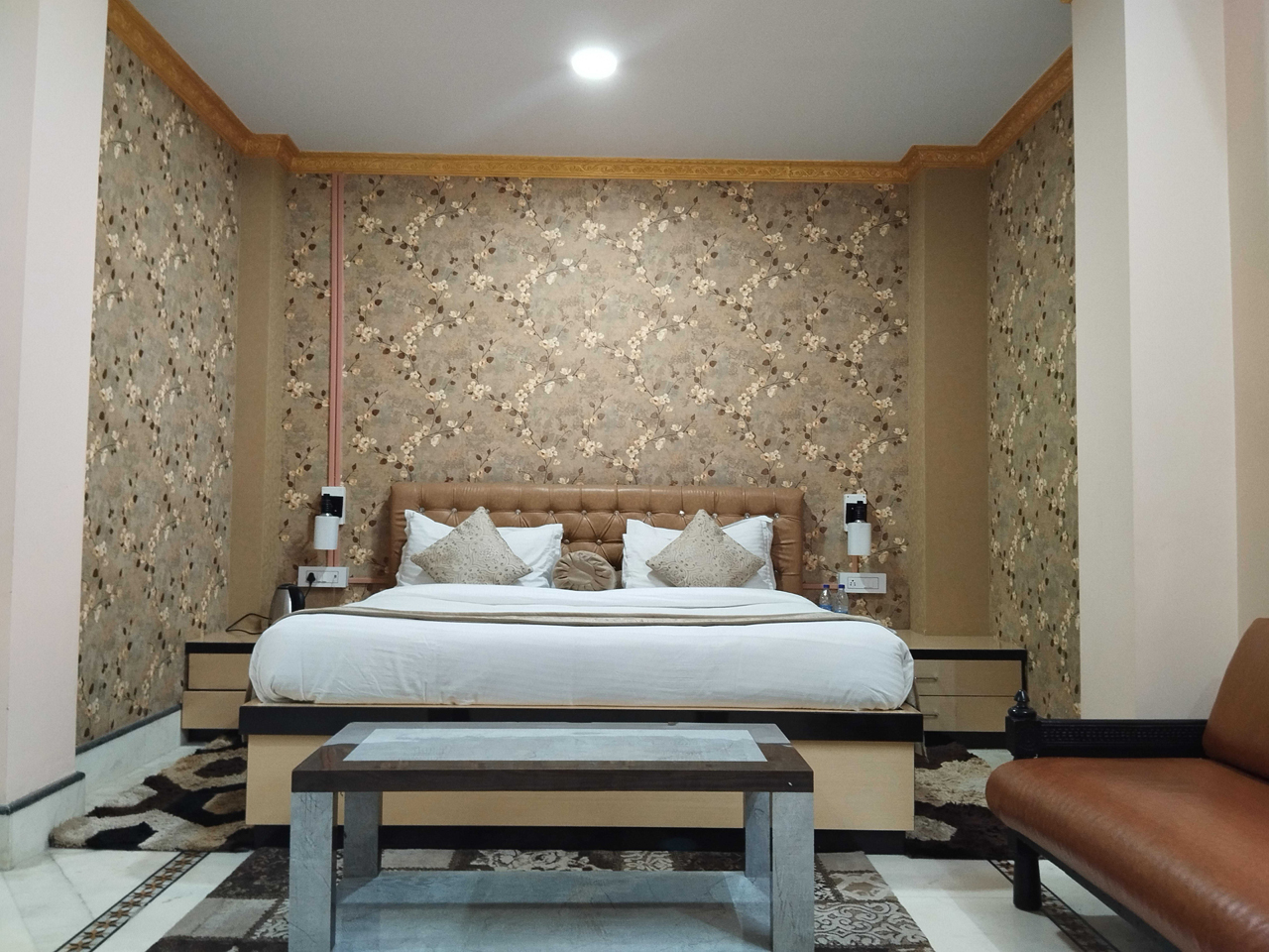 Hotel Rising Sun - Photo 4