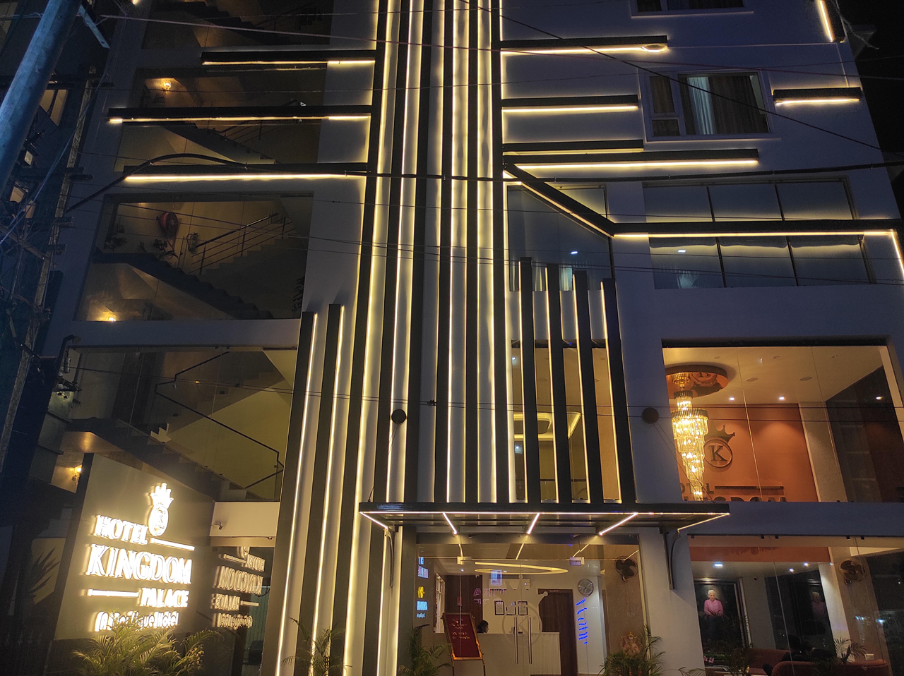 Hotel Kingdom Palace - Photo 1