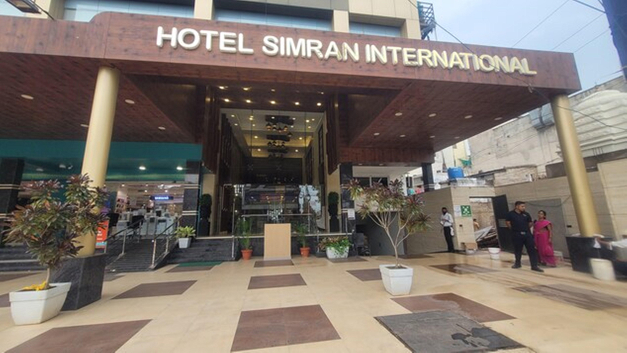Hotel Simran International - Photo 2